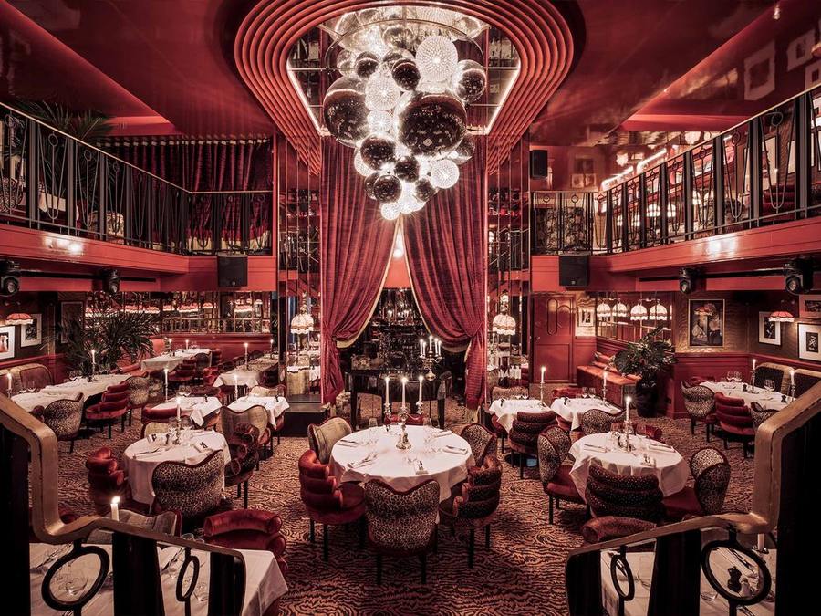 Mondaine de Pariso, Paris